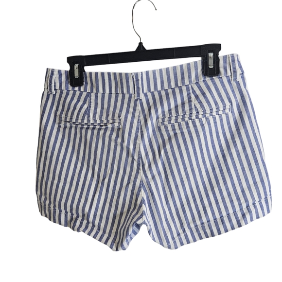 Old Navy Women's Everyday Shorts Size 6 Blue & White Stripe - Picture 2 of 10